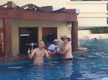 2019-04-06-Cancun-Bahia-Principie-015-Lio-Travis.JPG