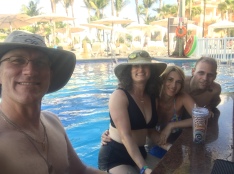 2019-04-06-Cancun-Bahia-Principie-018-Travis-Suzi-Adriana-Lio.JPG