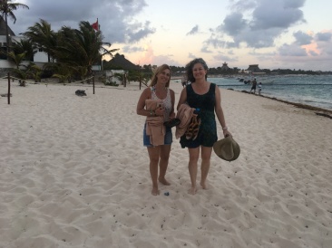 2019-04-06-Cancun-Bahia-Principie-025-Adriana-Suzi.JPG