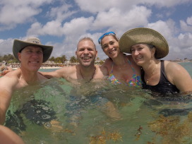 2019-04-07-Cancun-Bahia-Principie-17-Travis-Lio-Adriana-Suzi-GOOD.JPG
