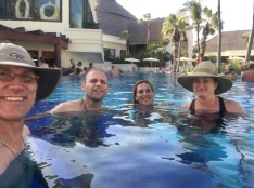 2019-04-07-Cancun-Bahia-Principie-34-Travis-Lio-Adriana-Suzi.JPG