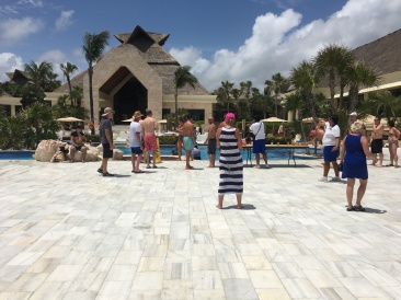 2019-04-08-Cancun-Bahia-Principie-002-Travis.JPG