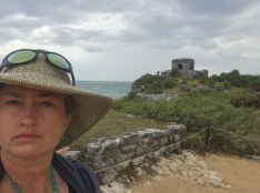 2019-04-09-Cancun-Bahia-Principie-12-Tulum-Suzi.JPG