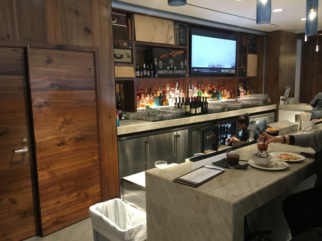 2019/04(April)/Misc/640x480_2019-04-02-DFW-AMEX-Lounge.JPG