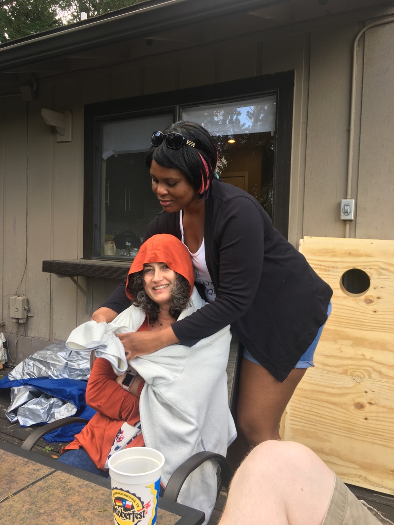 2019/04(April)/Misc/800x600_2019-04-14-Mark-Diane-crawfish-boil-Travis-Suzi.JPG