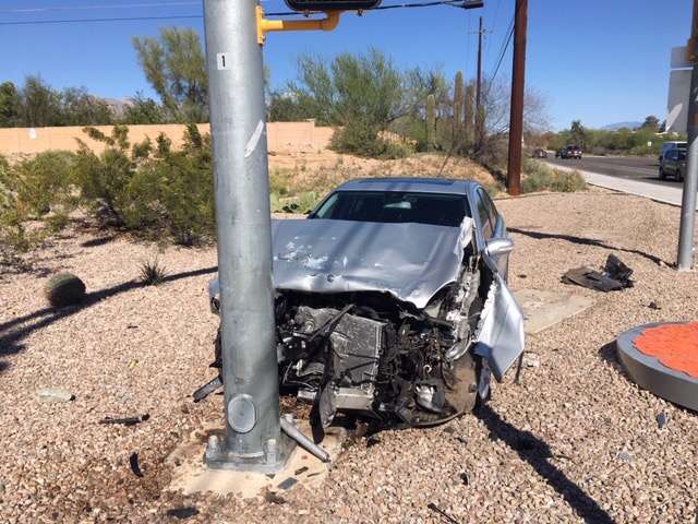 2019-04-xx-Janeen-Mercedes-car-accident-4.JPG