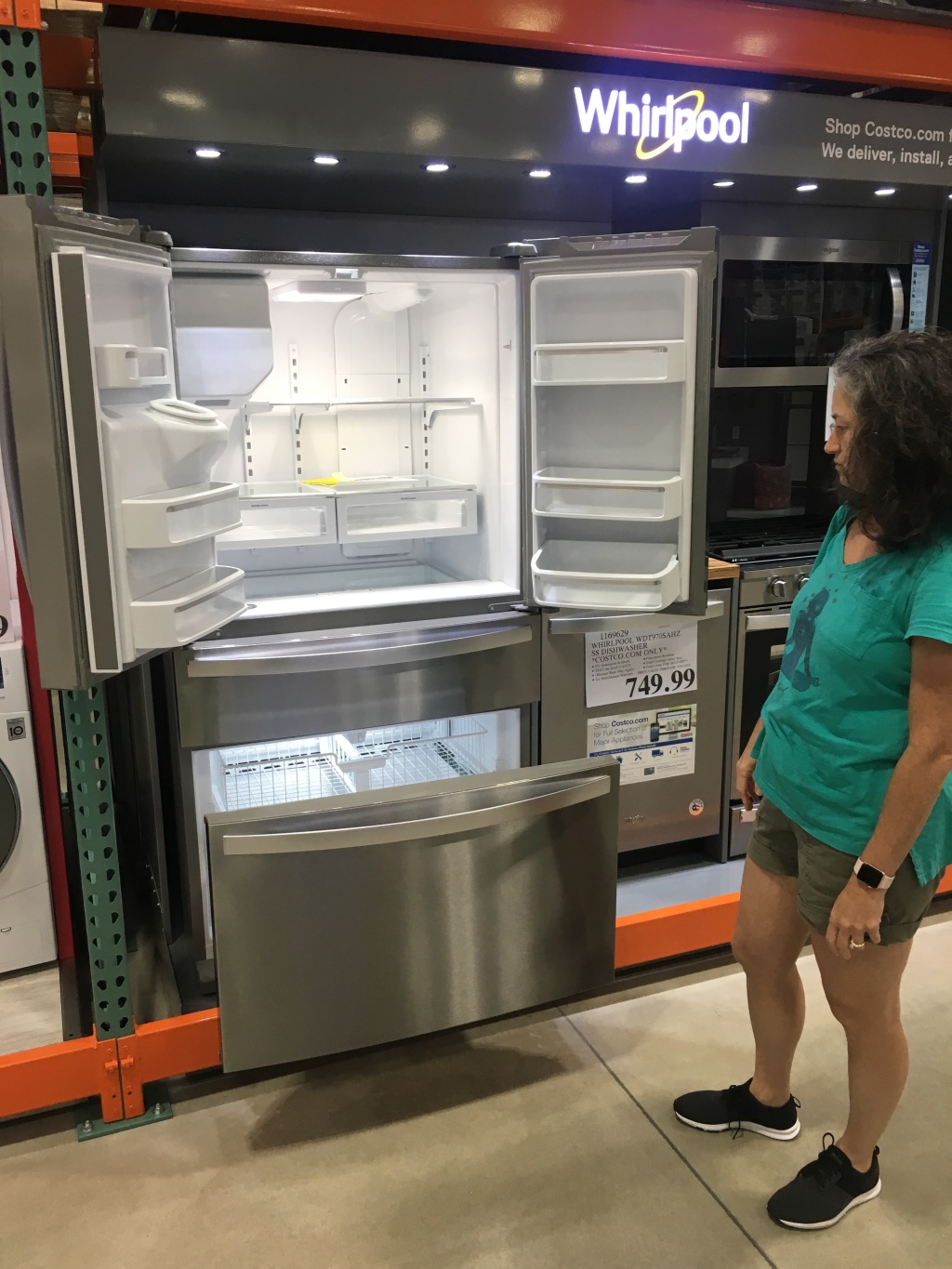 2019-04-20-New-Refrigerator-shopping-2-Suzi.JPG