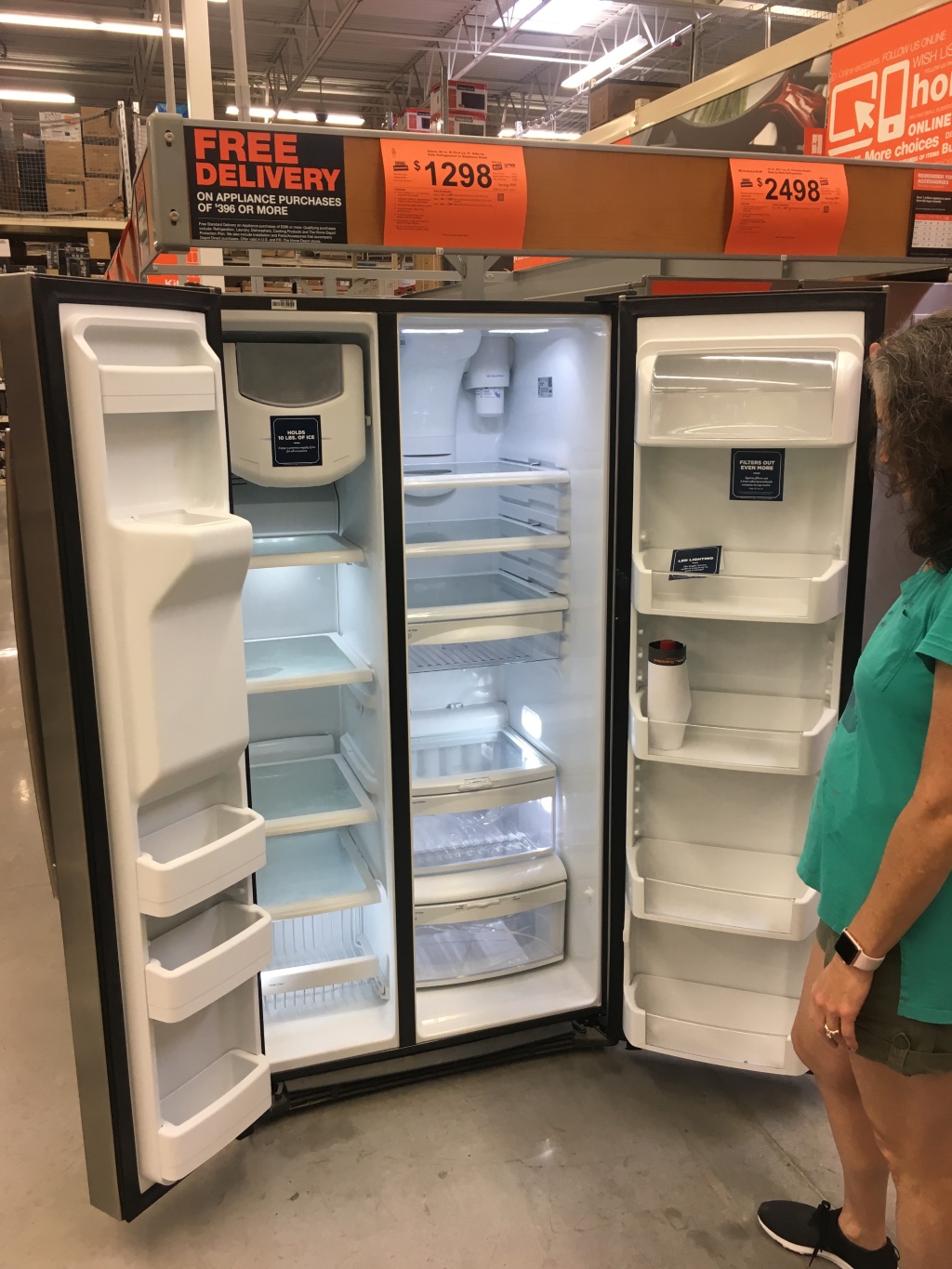 2019-04-20-New-Refrigerator-shopping-4-Suzi.JPG