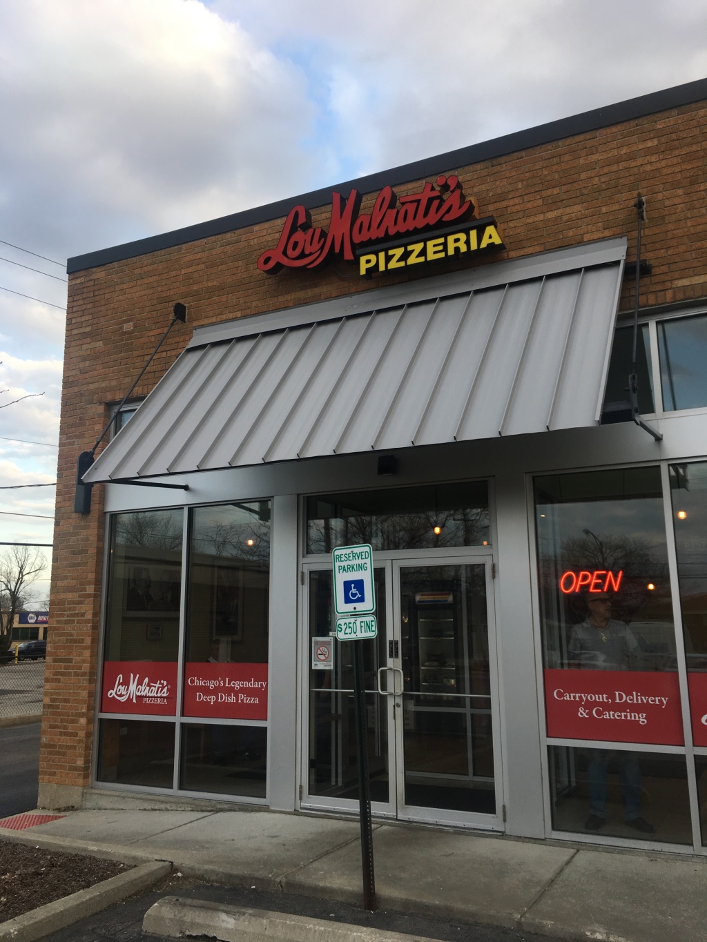 2019/04(April)/VA-Chicago/2019-04-17-Lou-Malnatis-Pizzeria.JPG