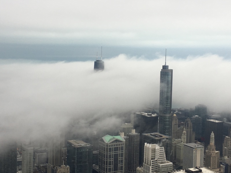 2019/04(April)/VA-Chicago/800x600_2019-04-18-VA-Chicago-Sears-Willis-Tower-02-clouds-on-skyline.JPG