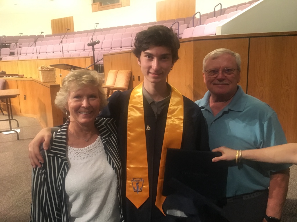 2019/05(May)/Dax-Graduation/1024x768_2019-05-25-Dax-NYOS-HS-Graduation-29-Janeen-Jim.JPG