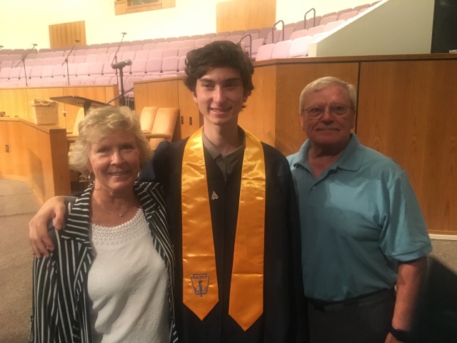 2019/05(May)/Dax-Graduation/640x480_2019-05-25-Dax-NYOS-HS-Graduation-27-Janeen-Jim.JPG