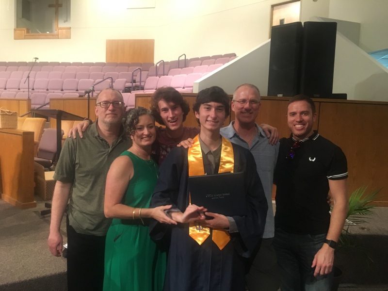 2019/05(May)/Dax-Graduation/800x600_2019-05-25-Dax-NYOS-HS-Graduation-23-James-Suzi-Chance-Travis-Mark.JPG