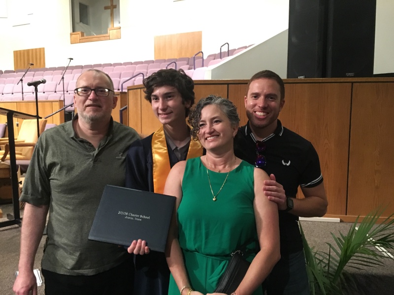 2019/05(May)/Dax-Graduation/800x600_2019-05-25-Dax-NYOS-HS-Graduation-31-James-Suzi-Mark.JPG