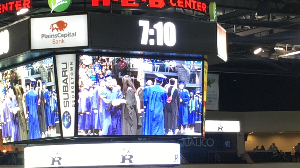 2019/05(May)/KatieSanderson-HS-graduation-ceremony/1024x768_2019-05-24-Katie-Sanderson-HS-Graduation-Ceremony-02.JPG