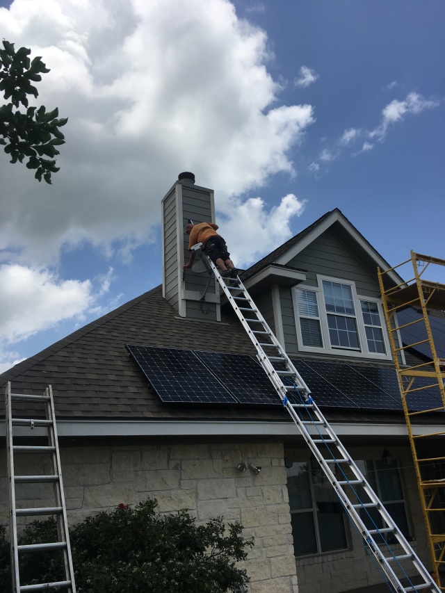 2019/05(May)/Paint-House-Garage-Reorg/640x480_2019-05-17-House-Paint-4-SteveGomez.JPG