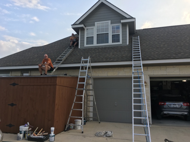 2019/05(May)/Paint-House-Garage-Reorg/800x600_2019-05-17-House-Paint-6-SteveGomez-Travis.JPG