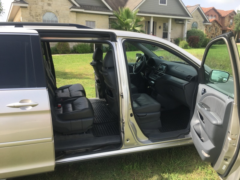 2019/06(June)/Honda-Odyssey-Minivan-sold/800x600_2019-06-27-Honda-Odyssey-Minivan-forsale-04.JPG