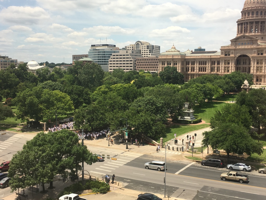 2019/06(June)/Misc/1024x768_2019-06-12-Capitol-protests.JPG