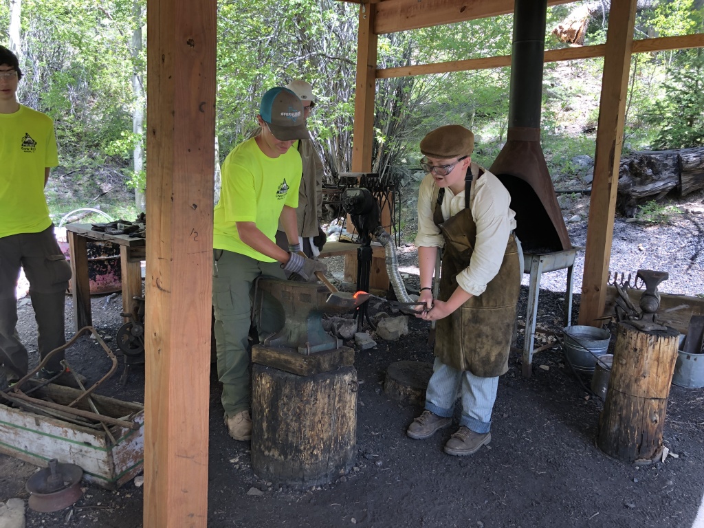 2019/06(June)/Philmont-Crew8787/1024x768_2019-06-12-Philmont-Crew8787-11-Dax-Markus-blacksmith-CopperPark.JPG