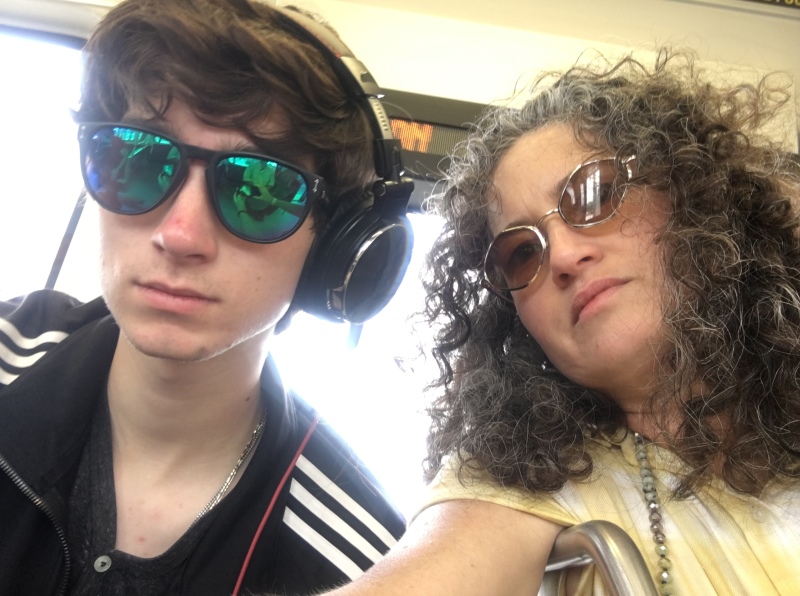 2019/07(July)/Jim-Janeen-50th-Anniversary-Alaska-Cruise/03_Seattle/800x600_2019-07-04-03-Seattle-Dax-Suzi.JPG
