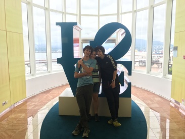 2019-07-05-50th-annivesary-cruise-all-aboard-06-Chance-Suzi-Dax.JPG