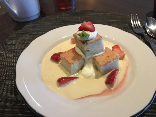2019-07-07-50th-anniversary-cruise-Ketchican-31-strawberry-shortcake.JPG