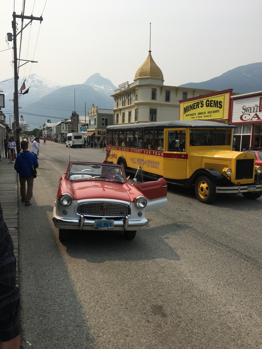2019-07-10-50th-anniversary-cruise-Skagway-23-old-timey-car-and-bus.JPG