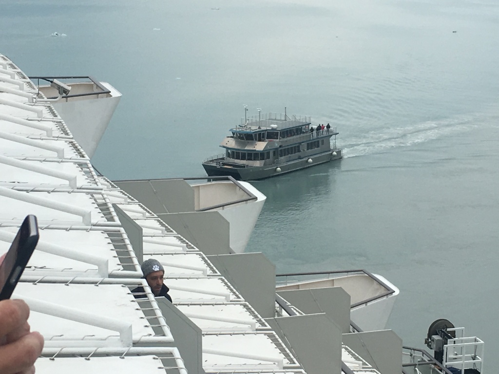 2019/07(July)/Jim-Janeen-50th-Anniversary-Alaska-Cruise/11_Hubbard_Glacier/1024x768_2019-07-11-50th-anniversary-cruise-Hubbard-Glacier-26.JPG