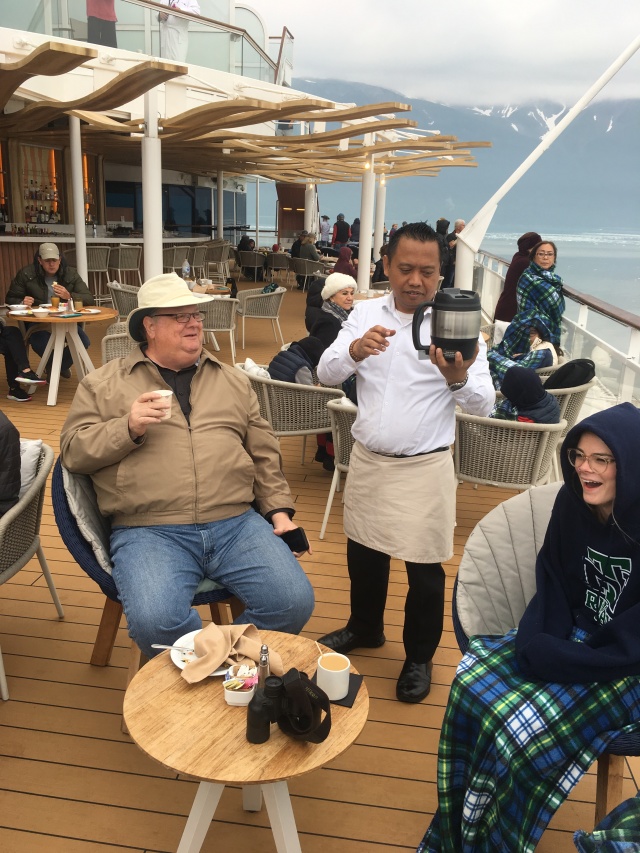 2019-07-11-50th-anniversary-cruise-Hubbard-Glacier-03-Tom-Kyla.JPG