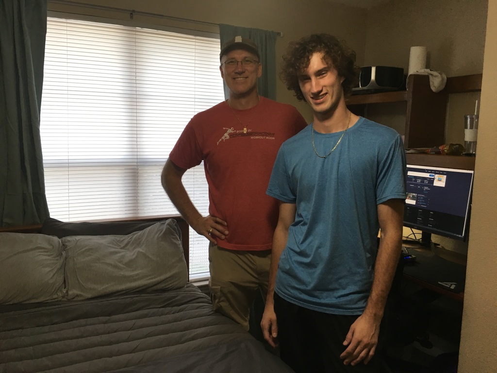 2019-08-24-Dropping-Chance-off-at-new-apartment-08-Travis.JPG