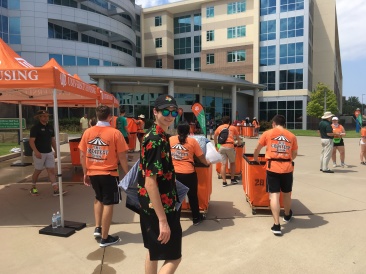 2019-08-13-Dax-moves-into-dorm-at-UTD-07.JPG
