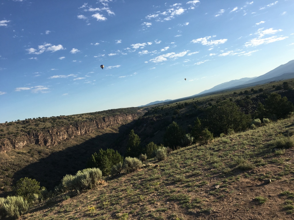 2019-08-16-Taos-NM-Vortex-Music-Festival-04-hot-air-balloons.JPG