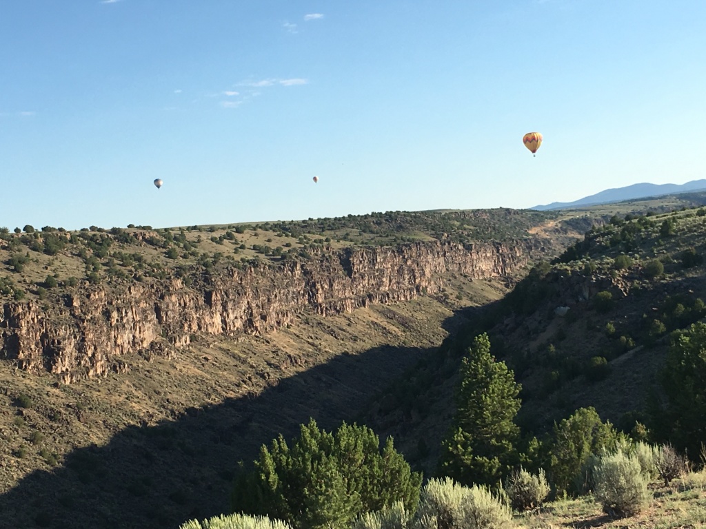 2019/08(August)/Taos-NM-Vortex-Music-Festival/Day-02-Vortex-Music-Fest/1024x768_2019-08-16-Taos-NM-Vortex-Music-Festival-14-Hot-Air-Balloons.JPG
