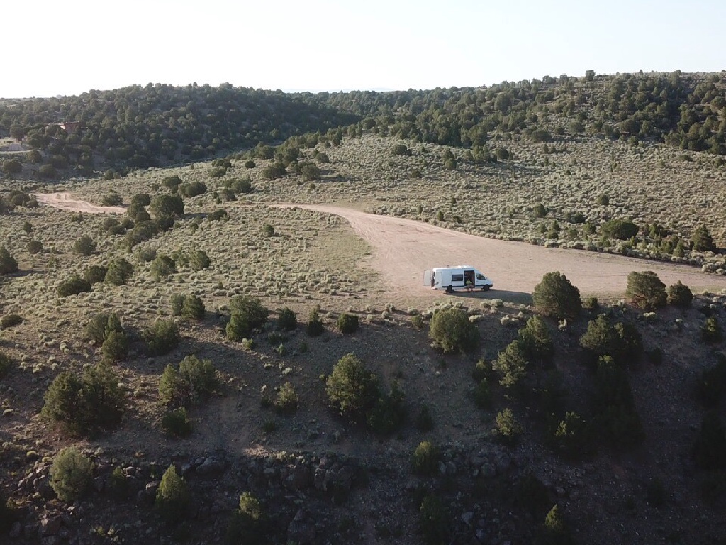 2019/08(August)/Taos-NM-Vortex-Music-Festival/Day-02-Vortex-Music-Fest/1024x768_2019-08-16-Taos-NM-Vortex-Music-Festival-25-Drone-Sprinter-Hot-Air-Balloons.JPG