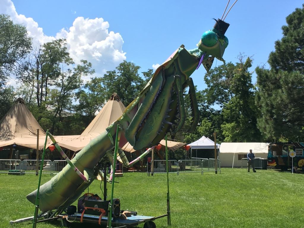 2019/08(August)/Taos-NM-Vortex-Music-Festival/Day-02-Vortex-Music-Fest/1024x768_2019-08-16-Taos-NM-Vortex-Music-Festival-33-Mantis.JPG