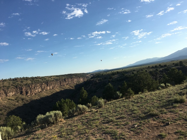 2019/08(August)/Taos-NM-Vortex-Music-Festival/Day-02-Vortex-Music-Fest/640x480_2019-08-16-Taos-NM-Vortex-Music-Festival-08-Hot-Air-Balloons.JPG