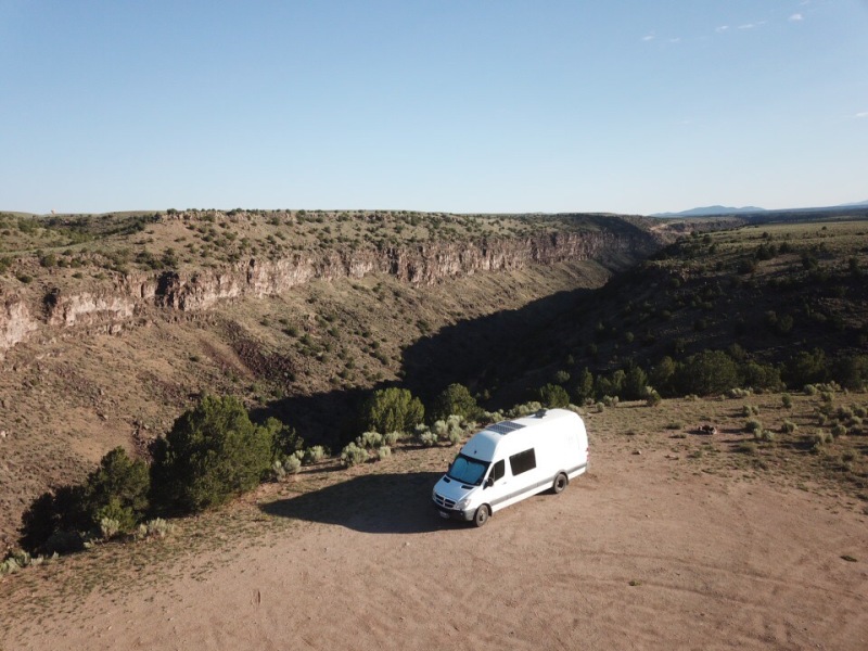 2019/08(August)/Taos-NM-Vortex-Music-Festival/Day-02-Vortex-Music-Fest/800x600_2019-08-16-Taos-NM-Vortex-Music-Festival-19-Drone-Sprinter-Hot-Air-Balloons.JPG