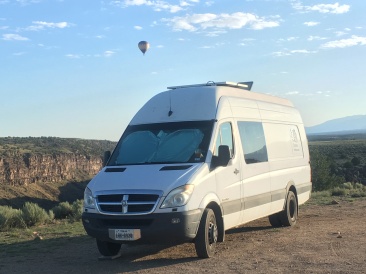 2019-08-16-Taos-NM-Vortex-Music-Festival-03-Sprinter-Hot-Air-Balloons.JPG