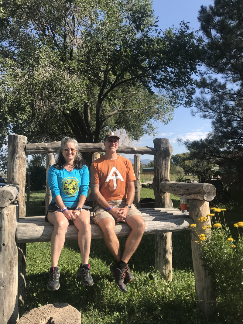 2019-08-17-Taos-NM-Vortex-Music-Festival-06-Suzi-Travis-giant-chair.JPG