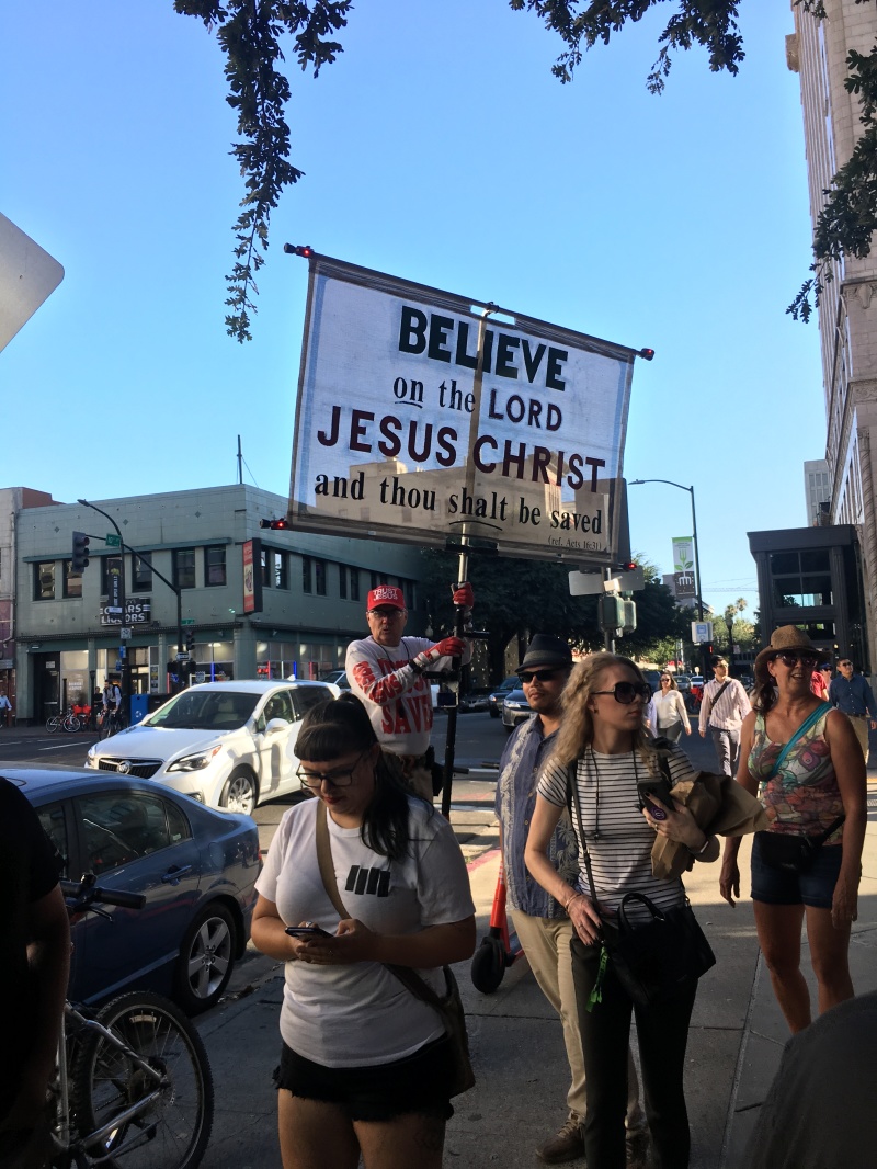 2019/08(August)/Vistra-Travel/2019-09-11-Vistra-Sacramento-01-Bernie-Sanders-rally.JPG
