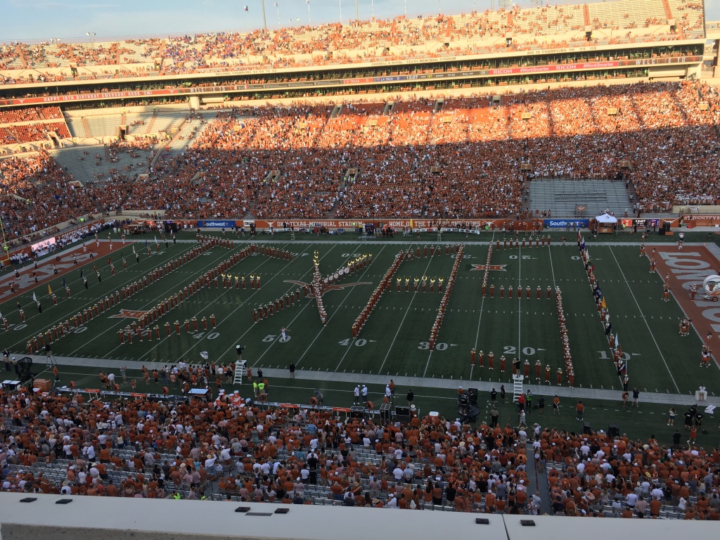 2019/09(September)/UT-Football/1024x768_2019-08-31-UT-Football-06.JPG
