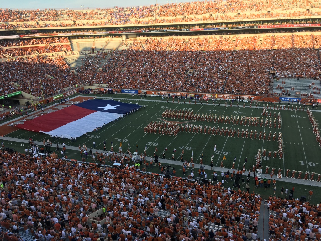 2019/09(September)/UT-Football/1024x768_2019-08-31-UT-Football-08.JPG