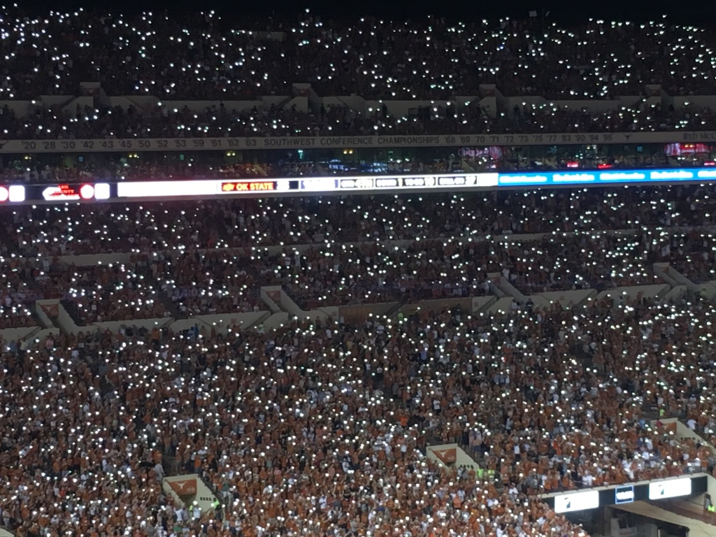 2019/09(September)/UT-Football/1024x768_2019-09-21-UT-Football-17.JPG