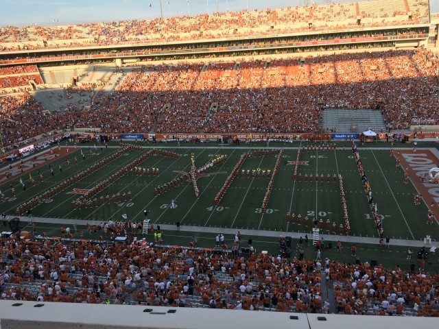 2019/09(September)/UT-Football/640x480_2019-08-31-UT-Football-06.JPG