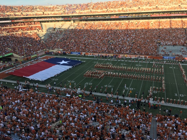 2019/09(September)/UT-Football/640x480_2019-08-31-UT-Football-08.JPG