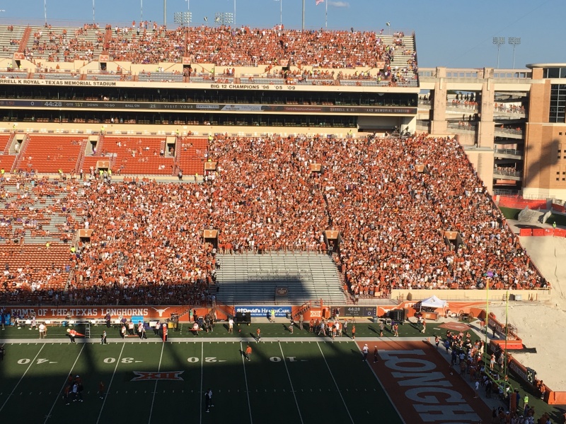 2019/09(September)/UT-Football/800x600_2019-09-07-UT-Football-08.JPG