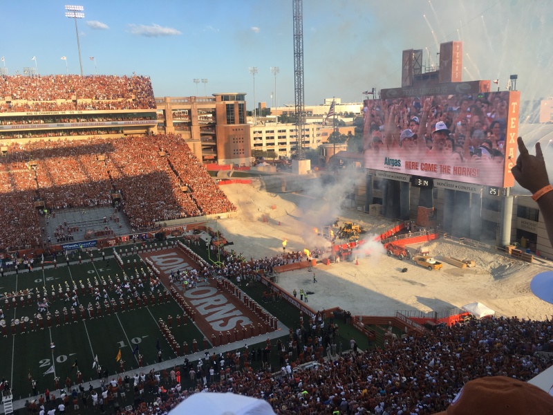 2019/09(September)/UT-Football/800x600_2019-09-07-UT-Football-13.JPG