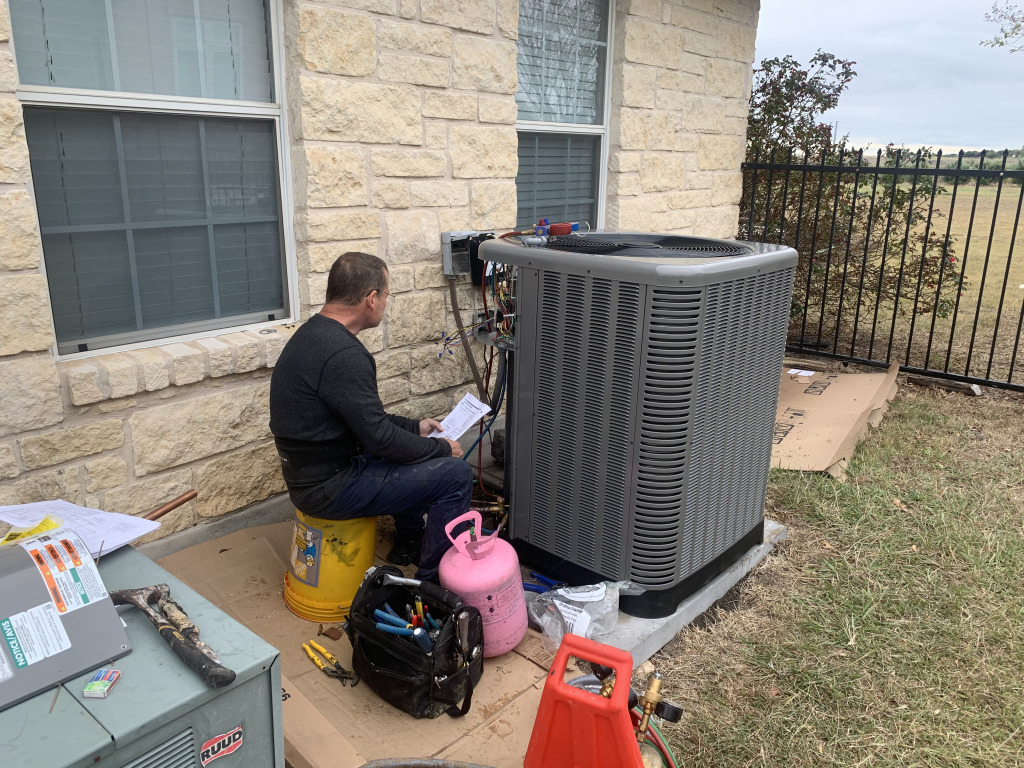 2019/10(October)/Air-Conditioner-Replacement/1024x768_2019-10-28-Air-Conditioner-Replacement-from-2005-original-unit-1.JPG