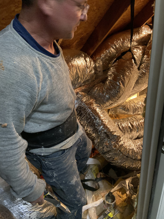 2019/10(October)/Air-Conditioner-Replacement/640x480_2019-10-26-Air-Conditioner-Replacement-from-2005-original-unit-1.JPG